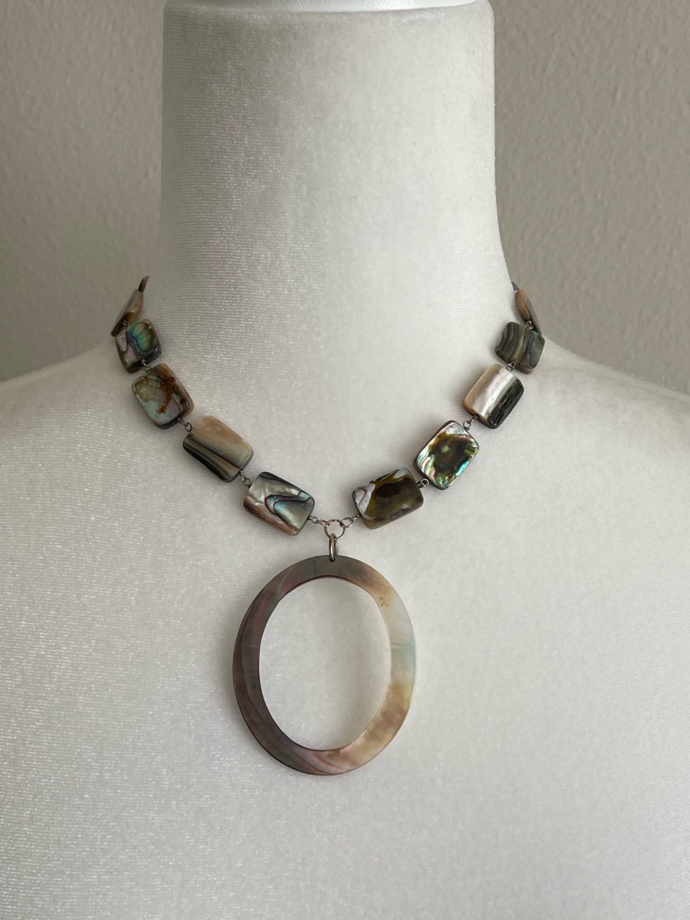Irregular Abalone Shell Link Necklace with Oval Pendant